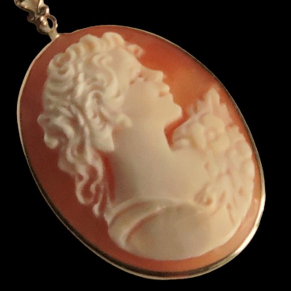 14k Gold Cameo Pendant